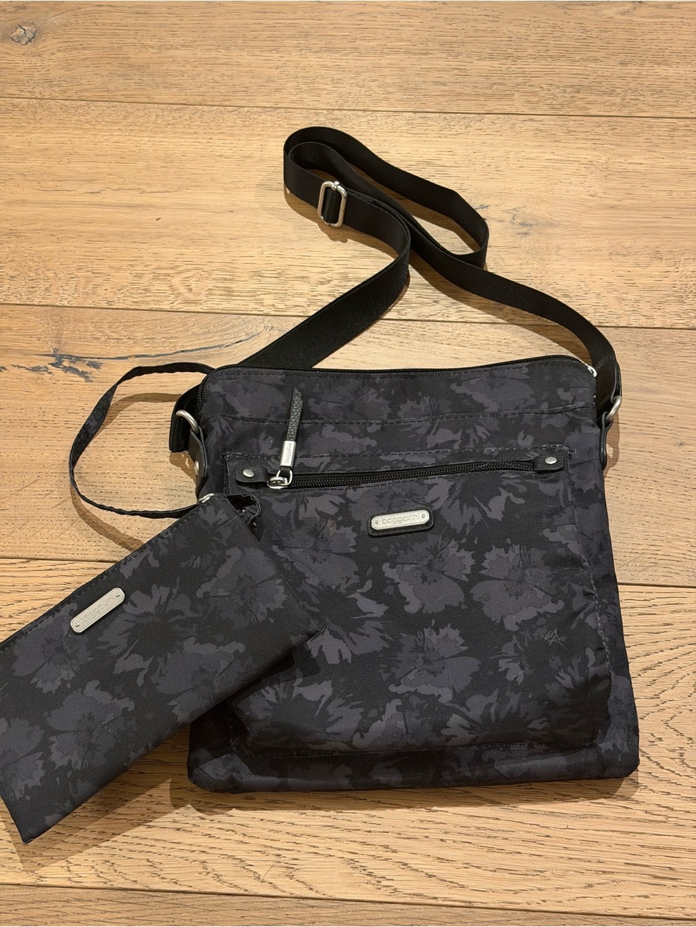 Baggallini Crossbody Bag with Matching RFID Wristlet – Black Floral
